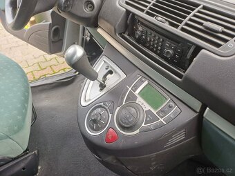 Peugeot 807, rv. 2005, 3.0 V6 - 8