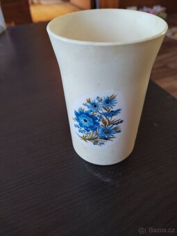 Retro kelímky atd - 8