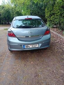 Opel Astra GTC 1.9 cdti - 8