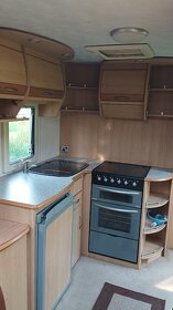 Coachman 470, anglický karavan pro 2-3 osoby - 8