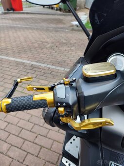 Yamaha TMax 500 Tech Max limit.edice Karbon - 8