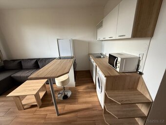 Pronájem bytu 2+kk 45 m² /flat to rent Brno, Chalabalova - 8