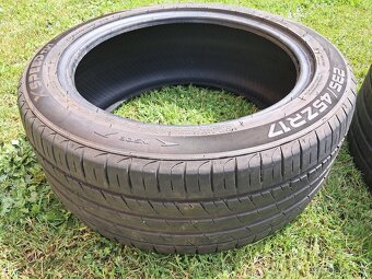 Prodám zánovní pneumatiky 235/45 R17 - 8
