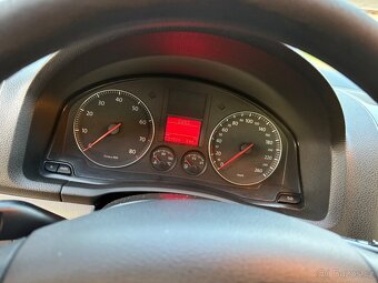 VW Jetta 1.6, 75 kw, 1. Majitel - 8