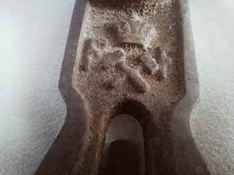 žehlička litinová stará - 8