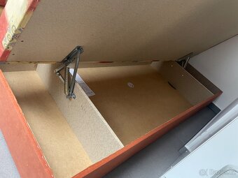 Postele, palandy a matrace - 8