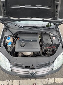 Volkswagen Golf V 1.4 16V - 8