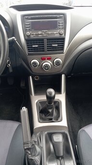 Subaru Forester 2.0 benzín - 8