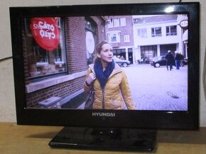 Malá televize 40cm HYUNDAI, 16 palců na 12V, bez zvuku - 8