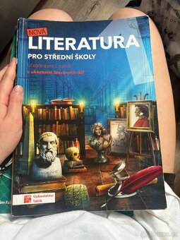 Učebnice Češtiny, Aj, chemie, biologie atd. - 8