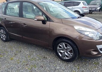 Renault Scénic 1.6 16v Kima, navi benzín manuál 81 kw - 8