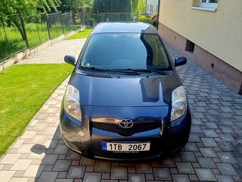 Toyota Yaris 1.3 - 8