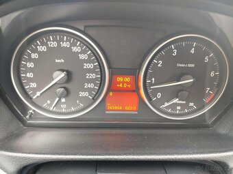 BMW e90 325i, facelift, manuál - 8