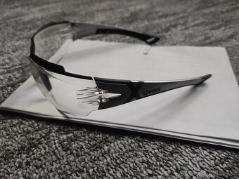 ochranné brýle UVEX - 8