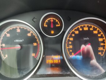 Opel Zafira 1.9 CDTI 88 kW, MPV - 8