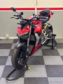 Ducati Streetfighter V2 - 8