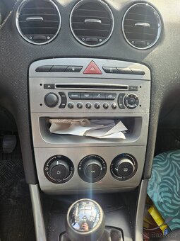 Peugeot 308 Access 1.4 72 kW r.v. 2013, 155.000 km, Hlava KO - 8