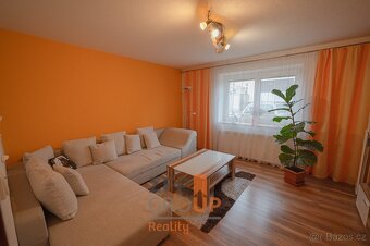 Prodej rodinného domu 4+1 s bazénem o rozloze 144 m2, ulice - 8