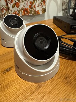 Hikvision analog kamera HD-TVI - 2MPix, DVR AVTECH - 8