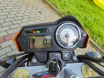 Honda Hornet CB 600F - 8