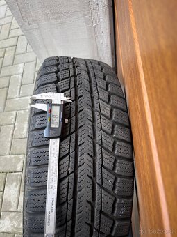 Zimní pneu 215/65R16 - 8