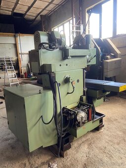 Konzolová frézka TOS FGS 25/32 - 8