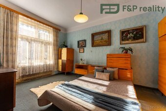 Prodej  rodinného domu v centru Příbrami se 2 bytovými jedno - 8