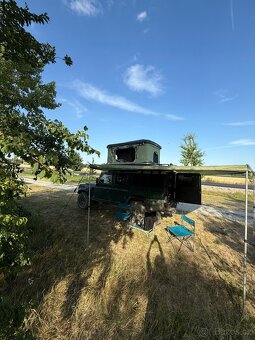 Land Rover Defender 110 - 8