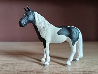 SCHLEICH SBĚRATELSKÉ FIGURKY KONĚ 168 - 8
