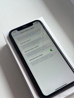 Apple iPhone 11 64GB - 8