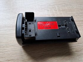 Prodám různá příslušenství - objektivy, filtry atd. - 8