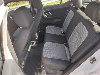 ŠKODA FABIA 1.2i..koupeno jako nové v ČR - 8