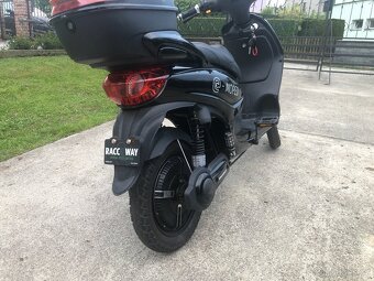 Elektroskútr Racceway E-Moped 80 km/h, Nejlepší tuning 5,2kW - 8