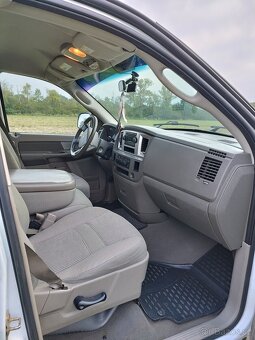 DODGE RAM 1500 Bighorn V8 HEMI 5,7 - 8