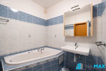 Prodej bytu 3+1 94 m2 nám. Svobody Znojmo - 8