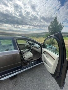Volvo XC70 - 8