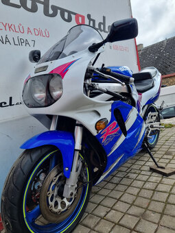 Suzuki GSX-R 750 W - 8