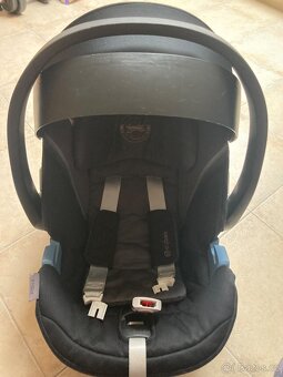 Autosedačka Cybex Aton 5 Deep Black + základna - 8