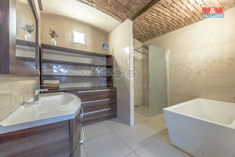 Prodej rodinného domu, 272 m², Řepín, ul. Hlavní - 8