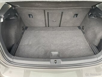 Volkswagen Golf 2,0 TDi HIGHLINE - 8