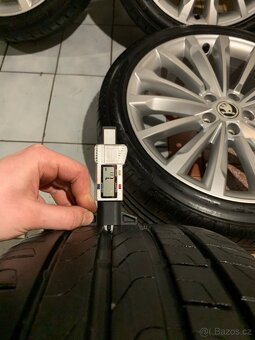 Alu kola Škoda R19 5X112 LETNÍ PNEU 235/40 R19 TRINITY - 8