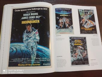 Velká kniha James Bond 007 filmové plakáty za 50let+2 karty - 8