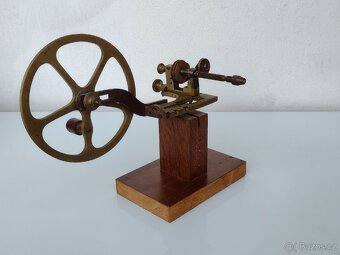 Stará hodinářská frézka - 8