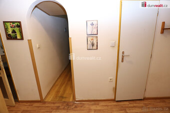 Prostorný udržovaný byt 3+1 v přízemí cihlové budově v klidn - 8