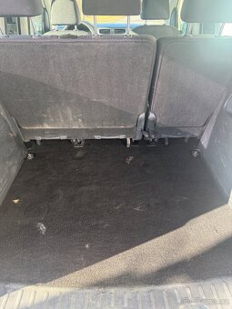 VW Caddy 2.0 TDI Naprosto v pořádku 5 mist - 8