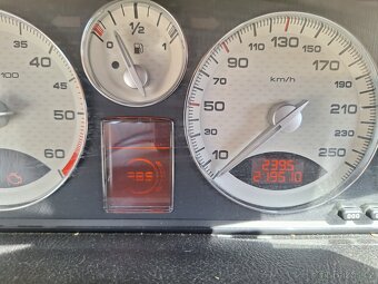 Peugeot 607 - 8
