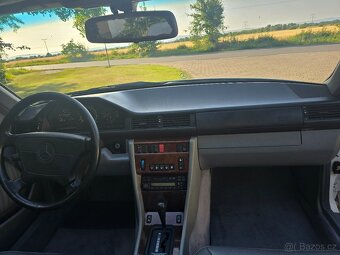Mercedes E320 Cabrio - 8