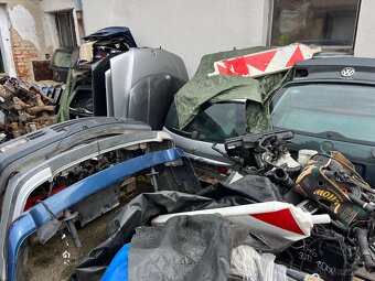 Náhradní díly BMW a jiné likvidace dílny - 8