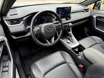Toyota RAV4 2.5 Hybrid 131kW 2019 | 49500km, ČR, DPH, 1maj - 8