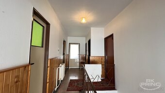 Rodinný dům 230 m2 o dispozici 2x bytová jednotka s garáží n - 8